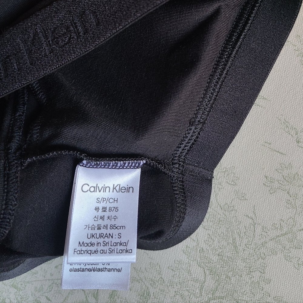 Calvin Klein Small - Picture 4 of 6